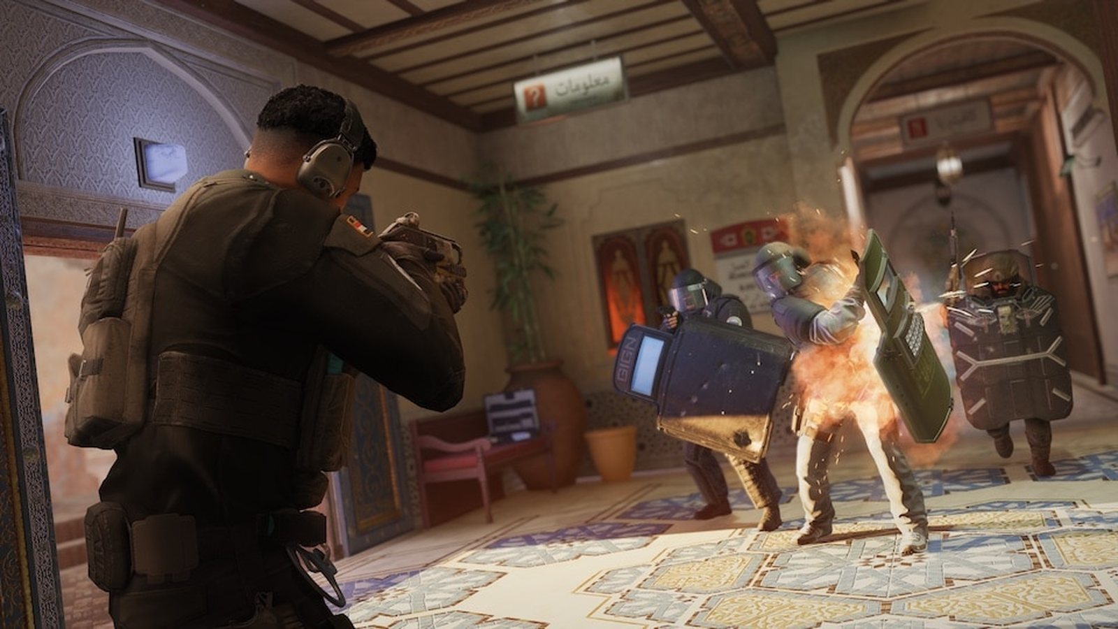 Noor stellt sich einem Schildteam in einem offiziellen Rainbow Six Siege-Spielbild